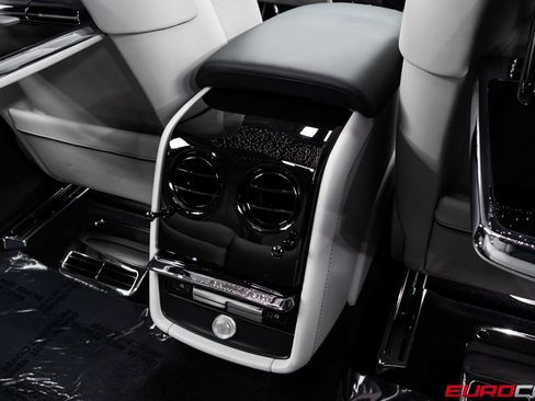 Used 2024 Rolls-Royce Phantom Sedan w/ The Phantom Package image 43