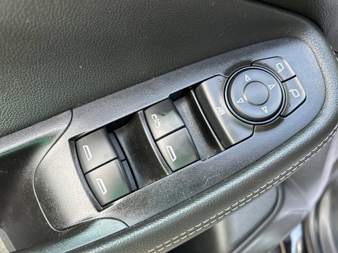 Used 2022 Buick Encore GX Preferred w/ Sport Touring Package FWD image 18
