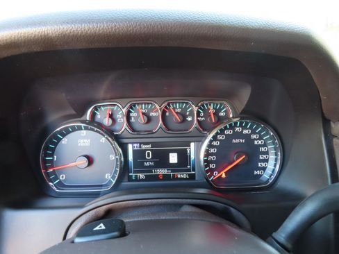 Used 2019 Chevrolet Suburban LT w/ Luxury Package image 38