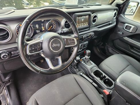 Used 2020 Jeep Wrangler Unlimited Sahara image 27