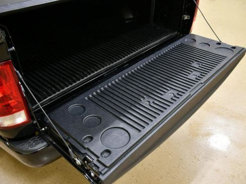 Used 2016 RAM 1500 Express RWD image 23
