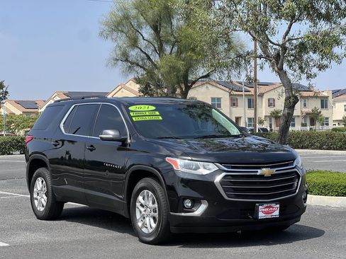 Used 2021 Chevrolet Traverse LT AWD/4WD image 3