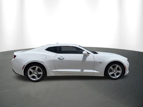 Used 2016 Chevrolet Camaro LT RWD image 12