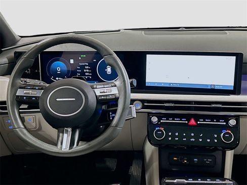 Used 2025 Hyundai Tucson Limited image 22