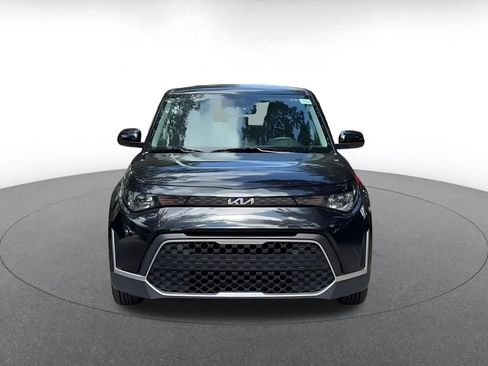 Used 2025 Kia Soul LX w/ LX Technology Package FWD image 4