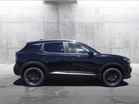 New 2026 Nissan Kicks SV FWD image 5