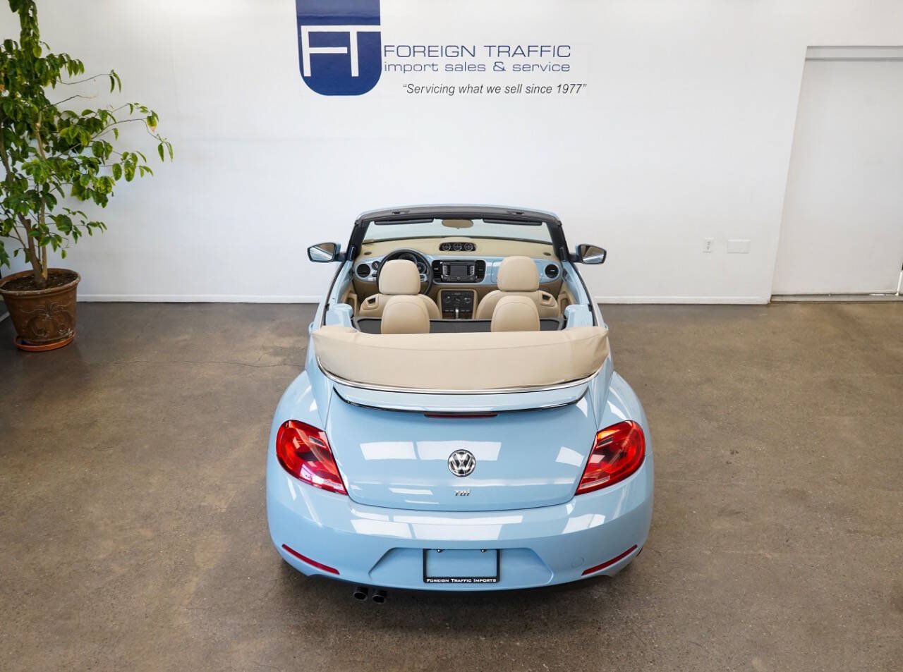 Used 2015 Volkswagen Beetle TDI FWD image 41