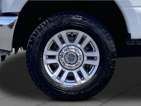 Used 2019 Ford F250 XLT w/ Camper Package AWD/4WD image 11