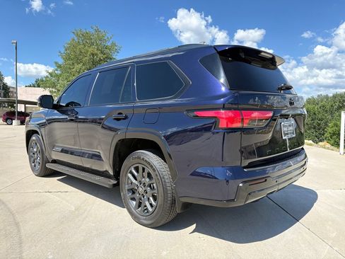 Used 2026 Toyota Sequoia Platinum AWD/4WD image 4