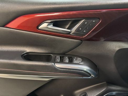 Used 2025 Chevrolet Traverse RS image 12