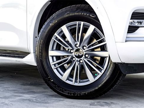 Used 2024 INFINITI QX80 Luxe image 2