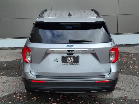 Used 2023 Ford Explorer XLT image 5
