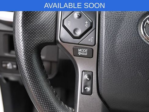 Used 2016 Toyota Tacoma TRD Off-Road w/ Premium & Technology Package AWD/4WD image 15