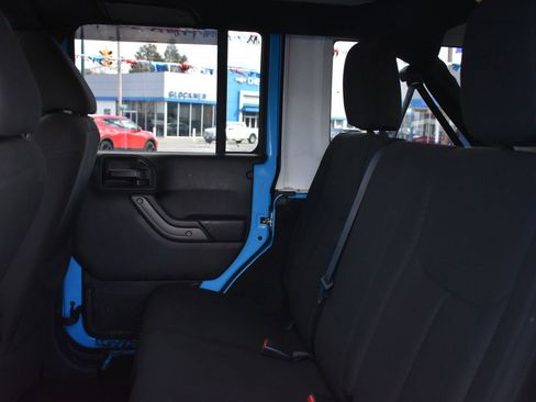 Used 2018 Jeep Wrangler Unlimited Sport S image 14