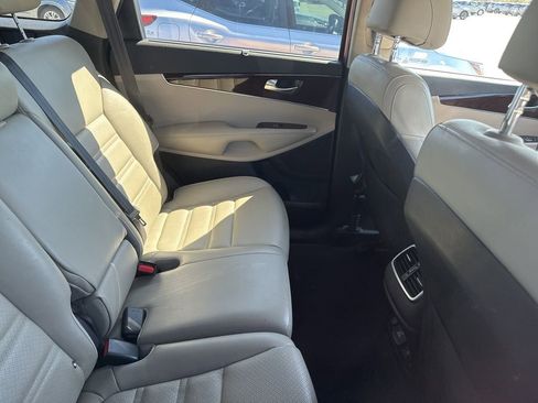 Used 2017 Kia Sorento EX w/ EX Advanced Touring Package image 23