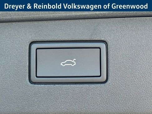 New 2025 Volkswagen Tiguan SE R-Line image 39