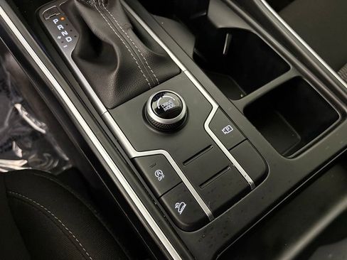 Used 2023 Kia Sorento LX image 28