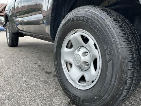 Used 2022 Toyota Tacoma SR w/ SR Convenience Package RWD image 11