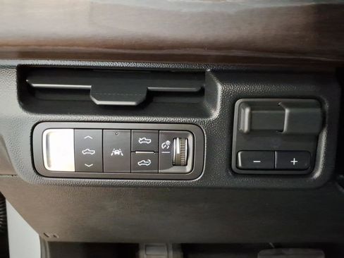 Used 2025 GMC Sierra EV Denali AWD/4WD image 16