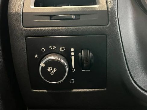 Used 2011 Dodge Challenger RWD image 15