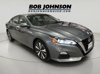 Used 2022 Nissan Altima 2.5 SV video 1