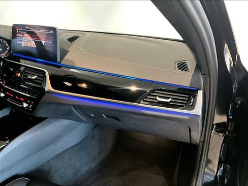 Used 2023 BMW M550i xDrive w/ Executive Package image 23