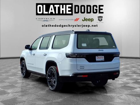 New 2026 Jeep Grand Wagoneer Summit image 3