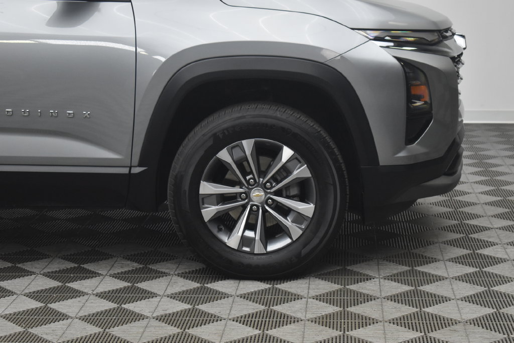 Used 2026 Chevrolet Equinox LT FWD image 24