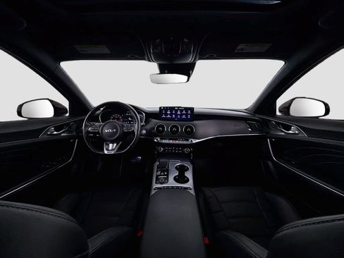 Used 2023 Kia Stinger GT2 AWD/4WD image 9
