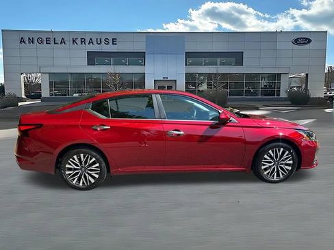 Used 2025 Nissan Altima 2.5 SV w/ SV Premium Package FWD image 9