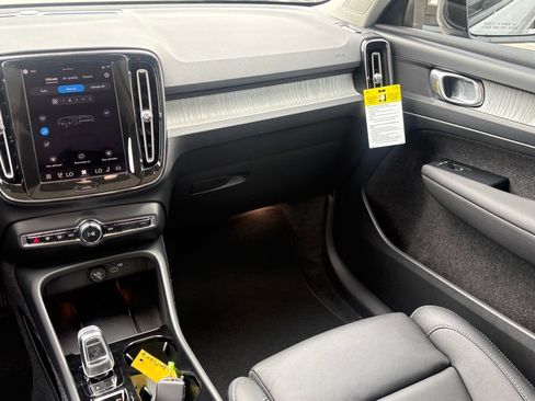 New 2026 Volvo XC40 B5 Plus w/ Protection Package Premier AWD/4WD image 12