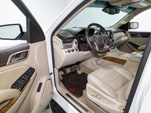 Used 2017 GMC Yukon Denali w/ Open Road Package image 12