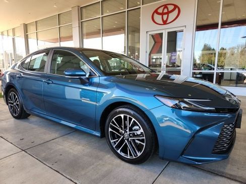 Certified 2025 Toyota Camry XLE image 4