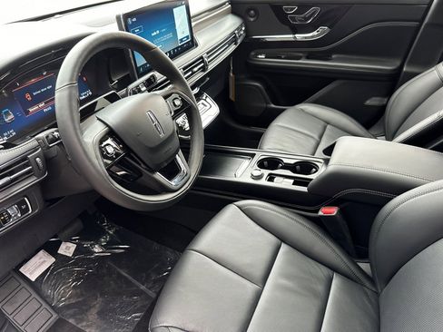 New 2025 Lincoln Corsair Reserve w/ Equipment Group 202A image 9