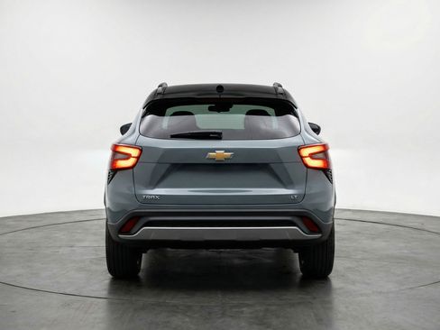 Used 2025 Chevrolet Trax LT image 7
