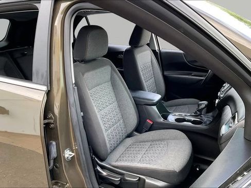 Used 2024 Chevrolet Equinox LT FWD image 19