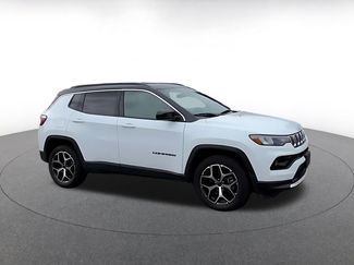 Used 2025 Jeep Compass Limited video 2