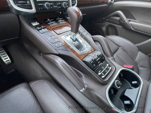 Used 2011 Porsche Cayenne S image 21