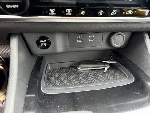 Used 2025 Nissan Rogue SV AWD/4WD image 19