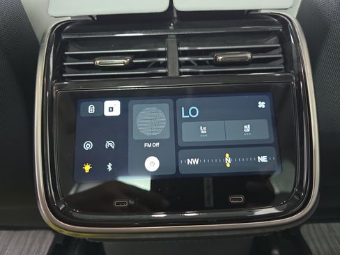 Used 2024 Rivian R1T Adventure Dual AWD/4WD image 28
