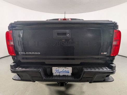 Used 2021 Chevrolet Colorado Z71 w/ Z71 Midnight Edition AWD/4WD image 8