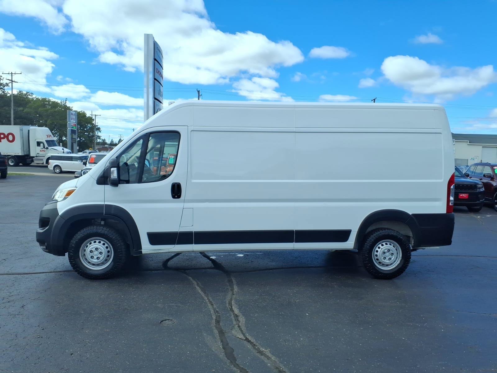 Used 2025 RAM ProMaster 2500 w/ Convenience Group FWD image 7
