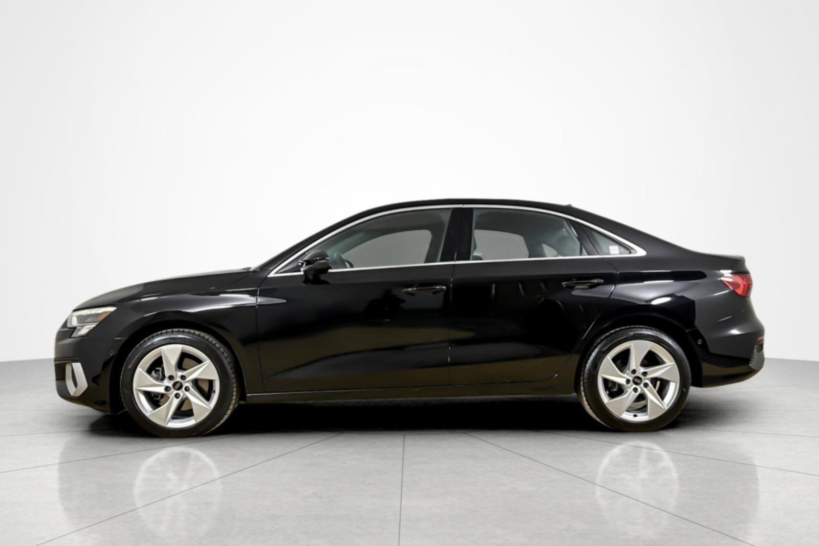 Used 2023 Audi A3 2.0T Premium w/ Convenience Package AWD/4WD image 2