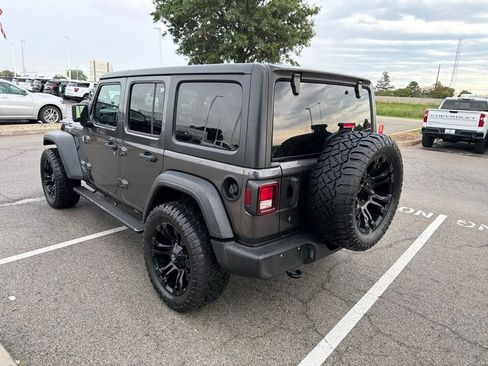 Used 2018 Jeep Wrangler Unlimited Sport S AWD/4WD image 5