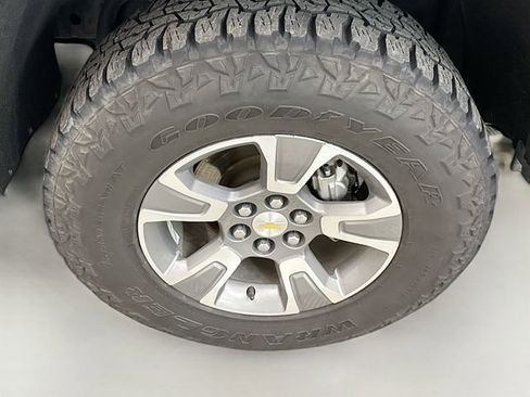 Used 2018 Chevrolet Colorado Z71 image 33