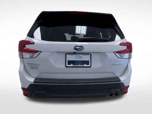 Used 2021 Subaru Forester Premium AWD/4WD image 7