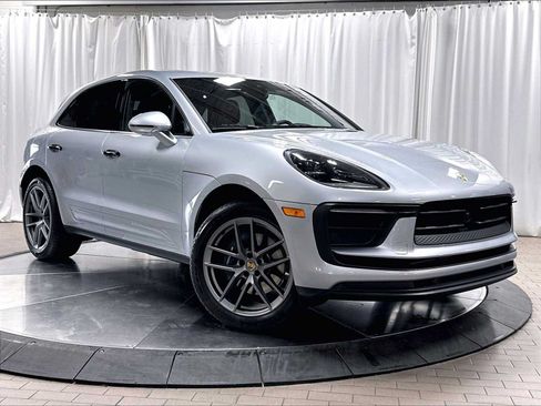 Used 2026 Porsche Macan AWD/4WD image 11