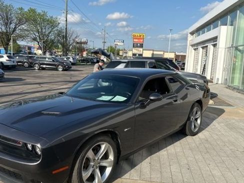 Used 2016 Dodge Challenger R/T image 16