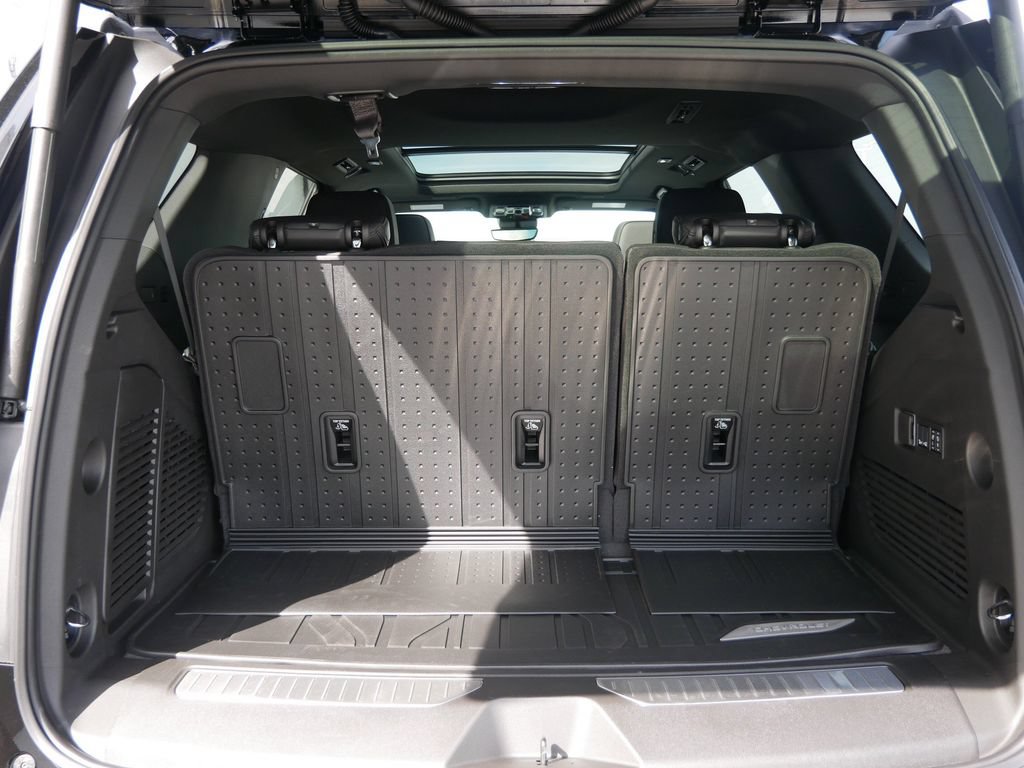 New 2026 Chevrolet Tahoe High Country AWD/4WD image 8
