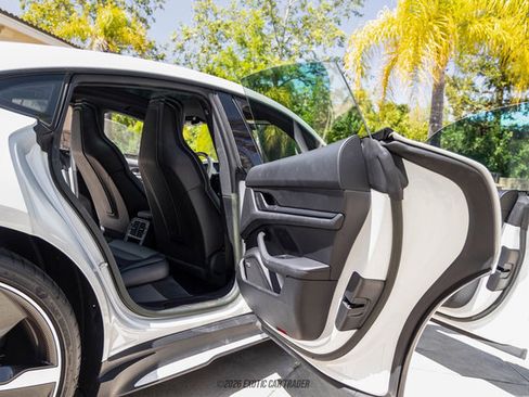 Used 2023 Porsche Taycan RWD image 18